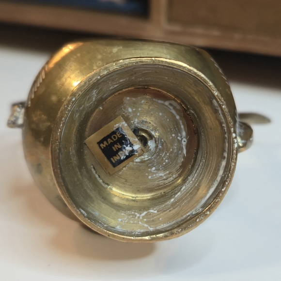 Vintage Brass Genie Lamp Miniature Ewer / Teapot Decor 5” Tall – Made in India - Picture 6 of 15